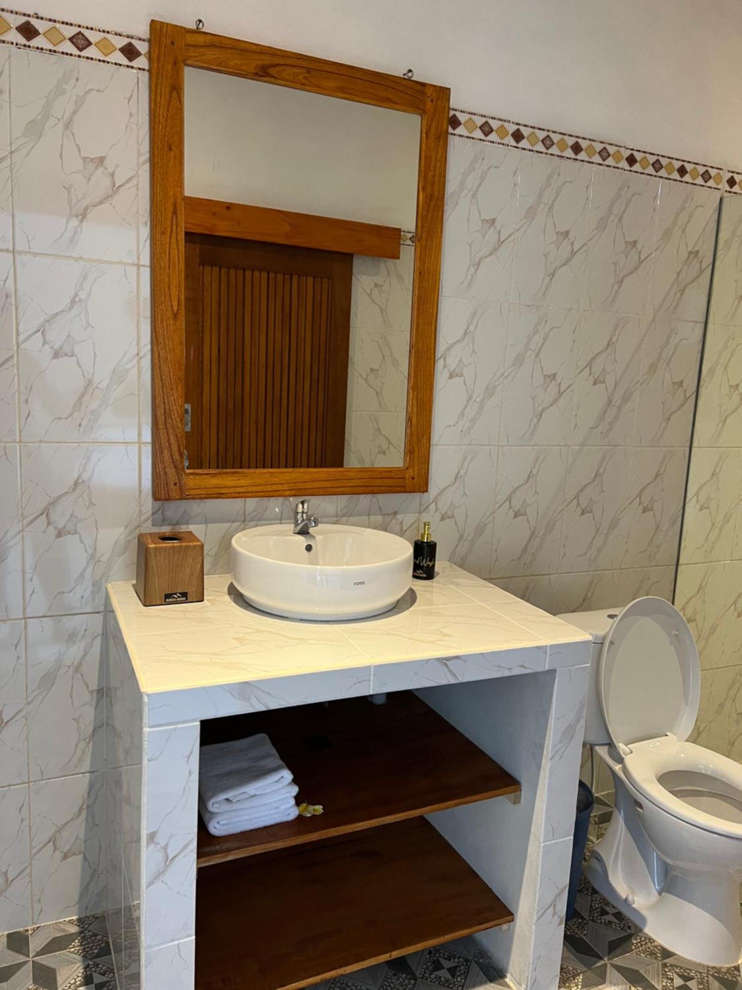 Bisbis House Iseh Village Selat Kültér fotó